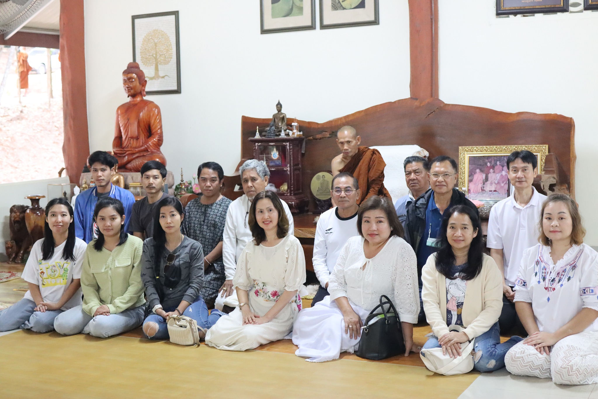 สะโรรักษ์ร่วมบุญผ้าป่าสามัคคีซื้อที่ดินถวายวัดป่าพุทธรรมผาบ่อง จ.เลย