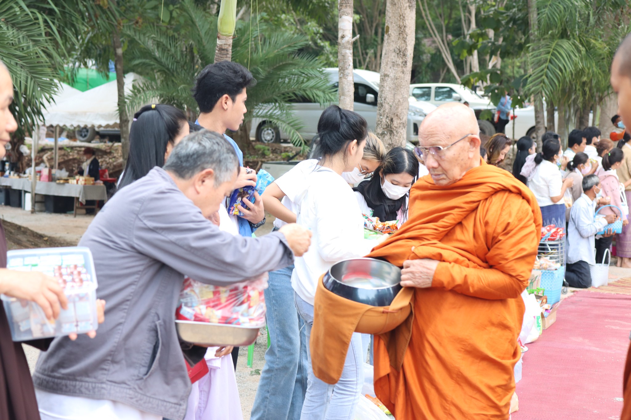 สะโรรักษ์ร่วมบุญผ้าป่าสามัคคีซื้อที่ดินถวายวัดป่าพุทธรรมผาบ่อง จ.เลย