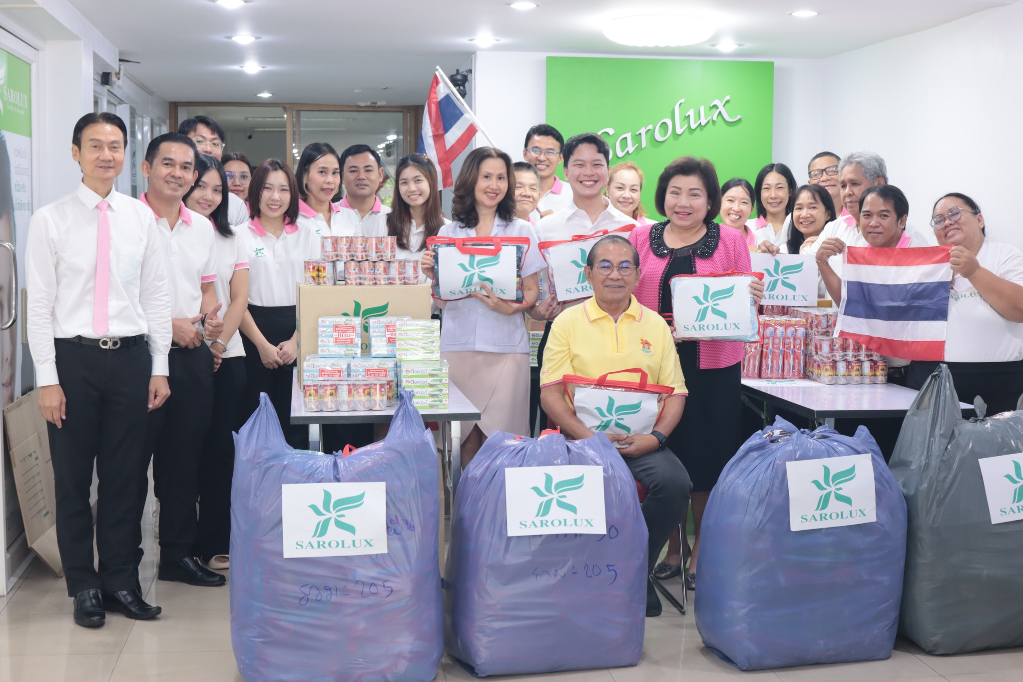 ร่วมบริจาคของ สะโรรักษ์ ส่งใจช่วยชายแดน