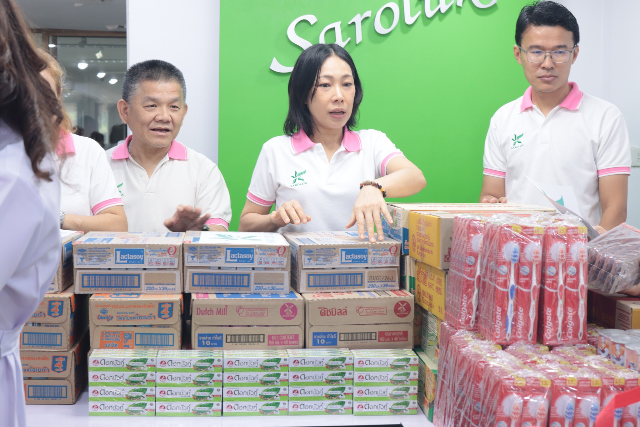 ร่วมบริจาคของ สะโรรักษ์ ส่งใจช่วยชายแดน