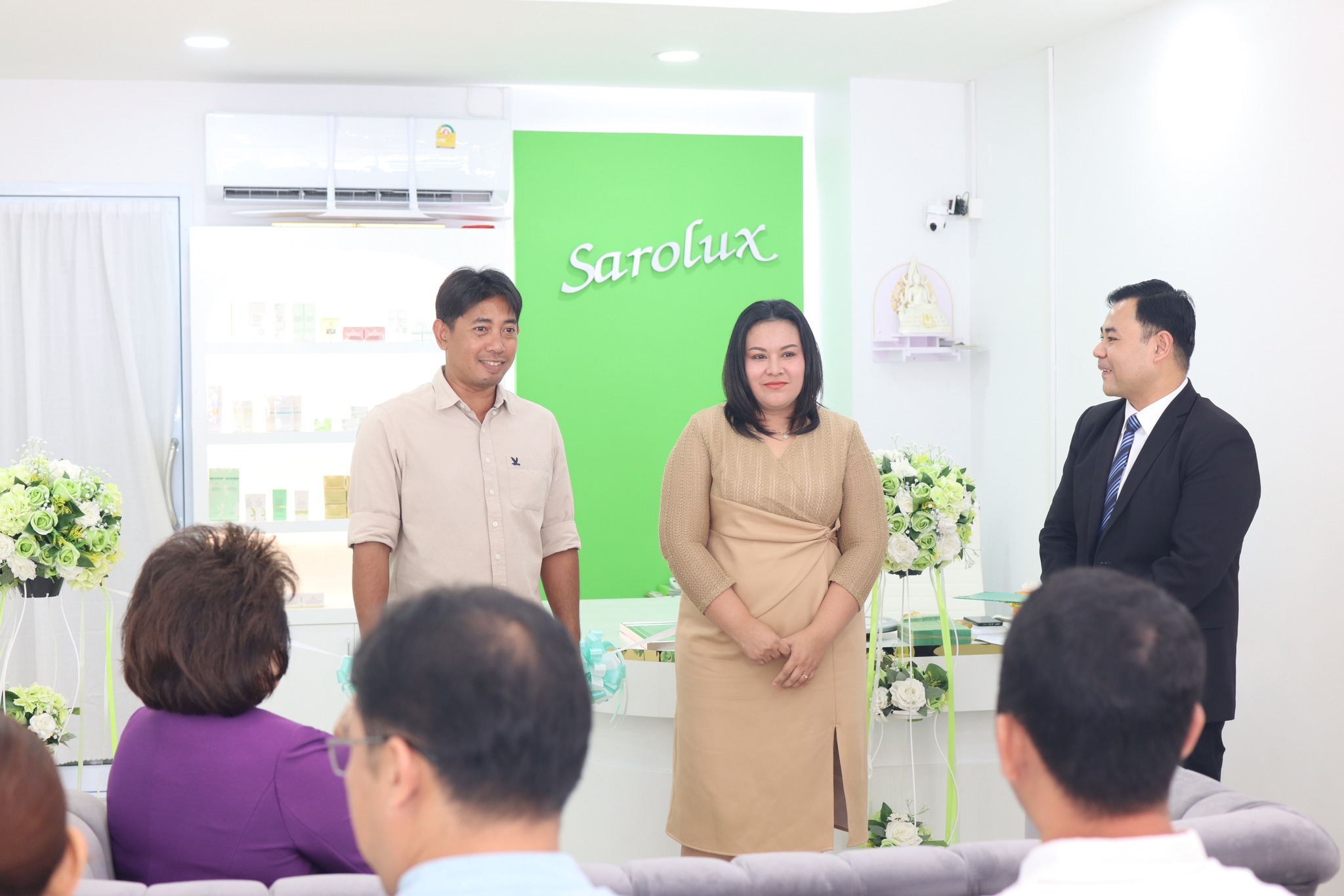 พิธีเปิดศูนย์ความงามสาขา ถนนโฉลกรัฐ จ.สุราษฎร์ธานี