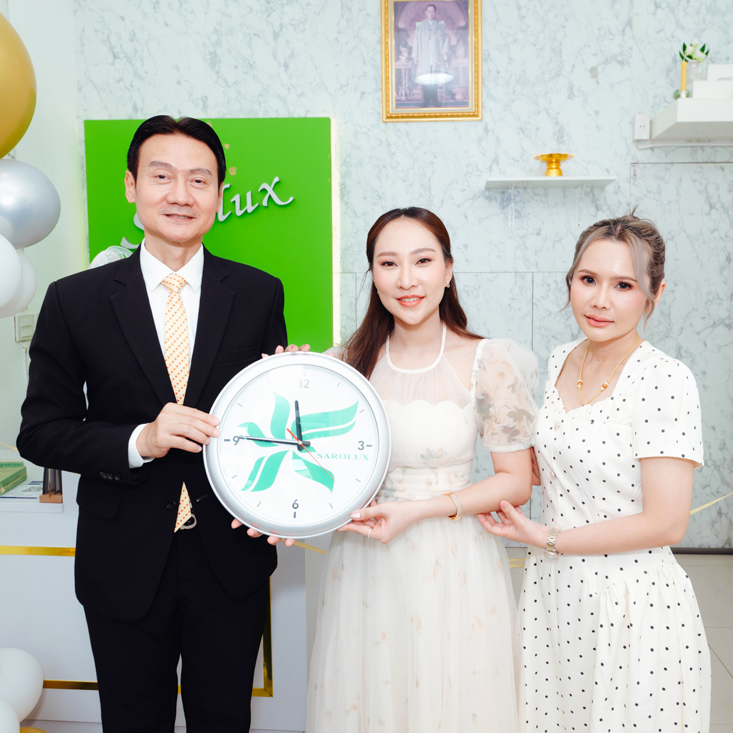 พิธีเปิดศูนย์ความงามสะโรรกษ์สาขาแม่กลอง จ.สมุทรสงคราม พิธีเปิดศูนย์ความงามสะโรรกษ์สาขาแม่กลอง จ.สมุทรสงคราม