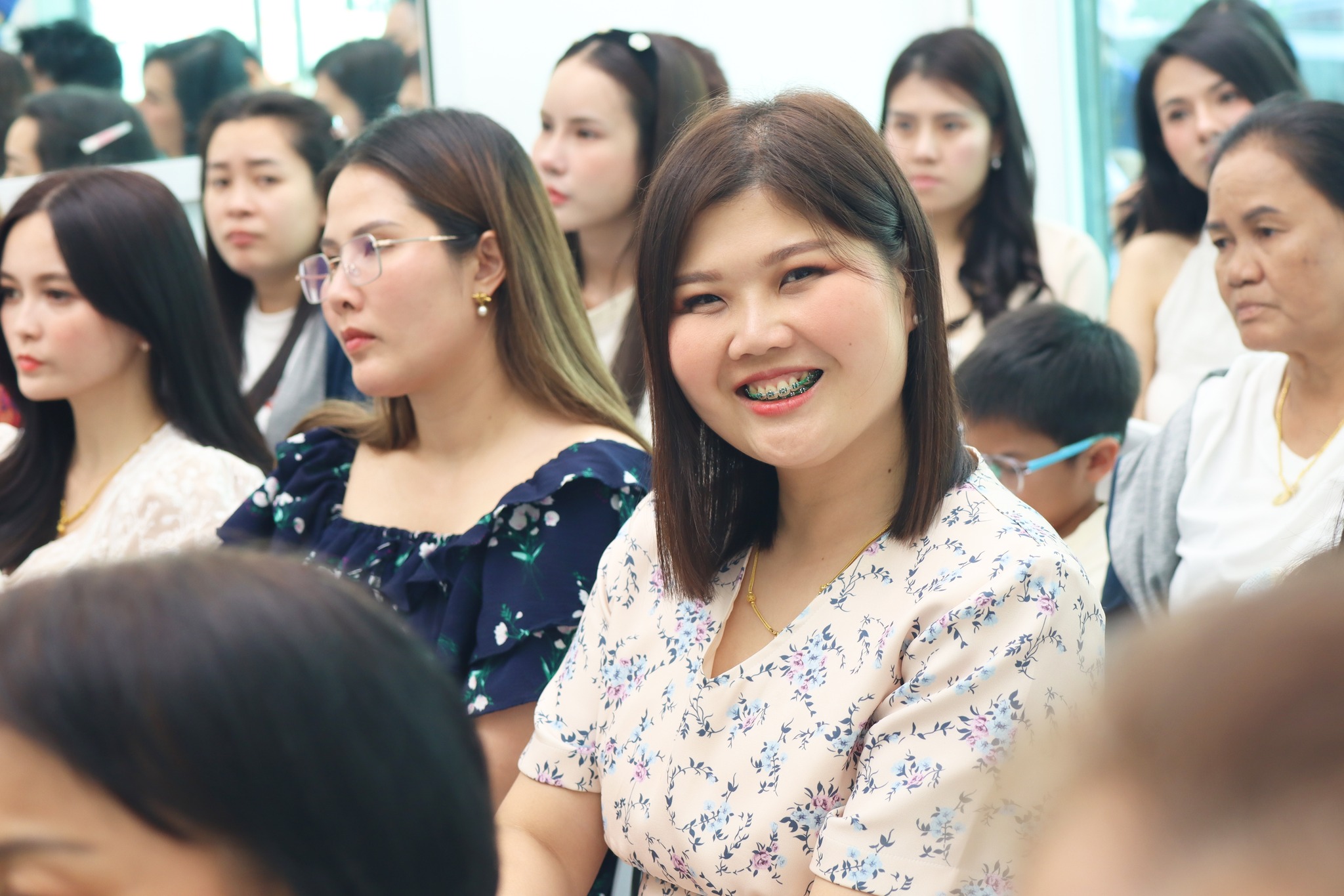 พิธีเปิดศูนย์ความงามสะโรรกษ์สาขาแม่กลอง จ.สมุทรสงคราม พิธีเปิดศูนย์ความงามสะโรรกษ์สาขาแม่กลอง จ.สมุทรสงคราม