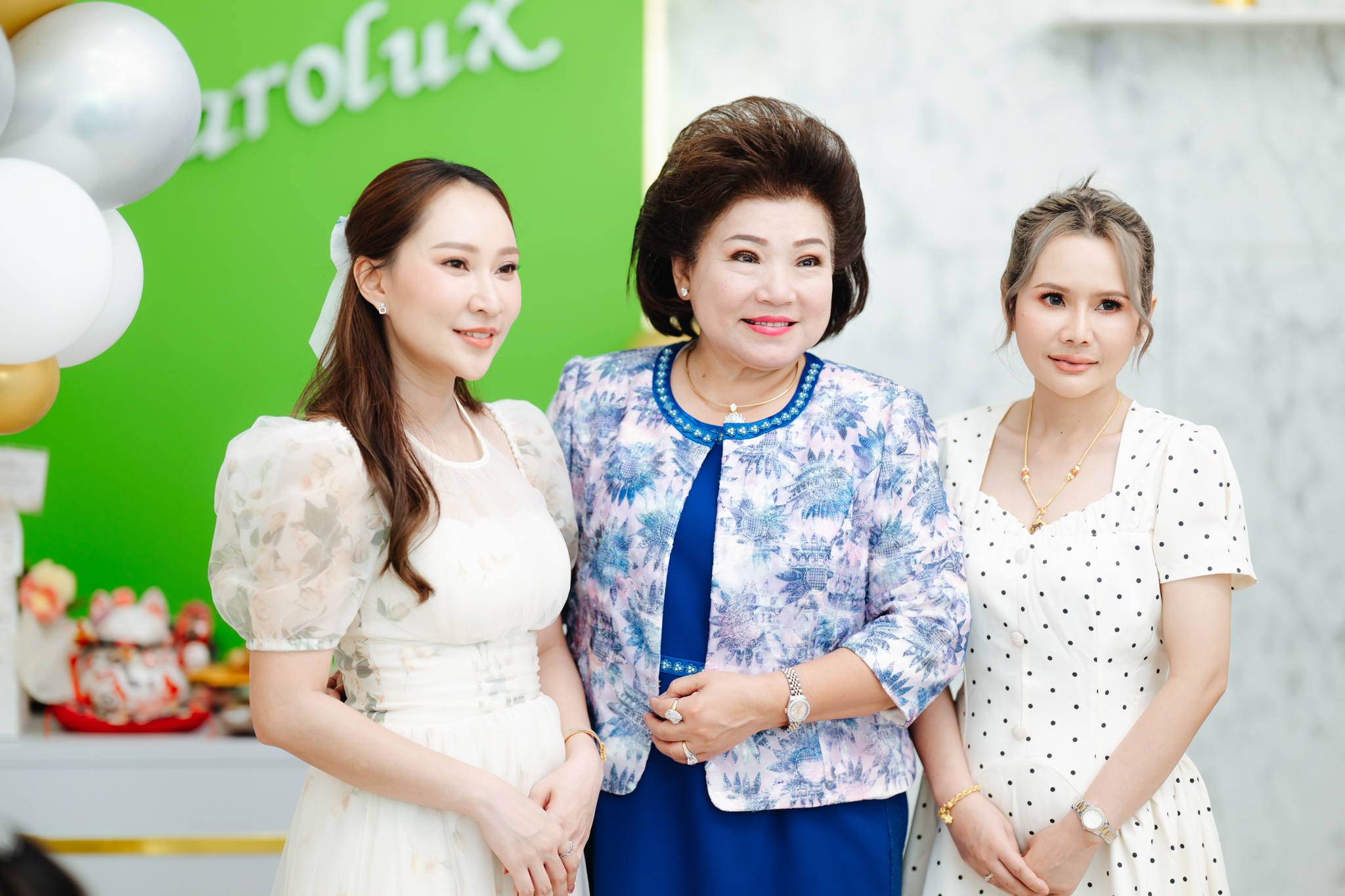 พิธีเปิดศูนย์ความงามสะโรรกษ์สาขาแม่กลอง จ.สมุทรสงคราม พิธีเปิดศูนย์ความงามสะโรรกษ์สาขาแม่กลอง จ.สมุทรสงคราม