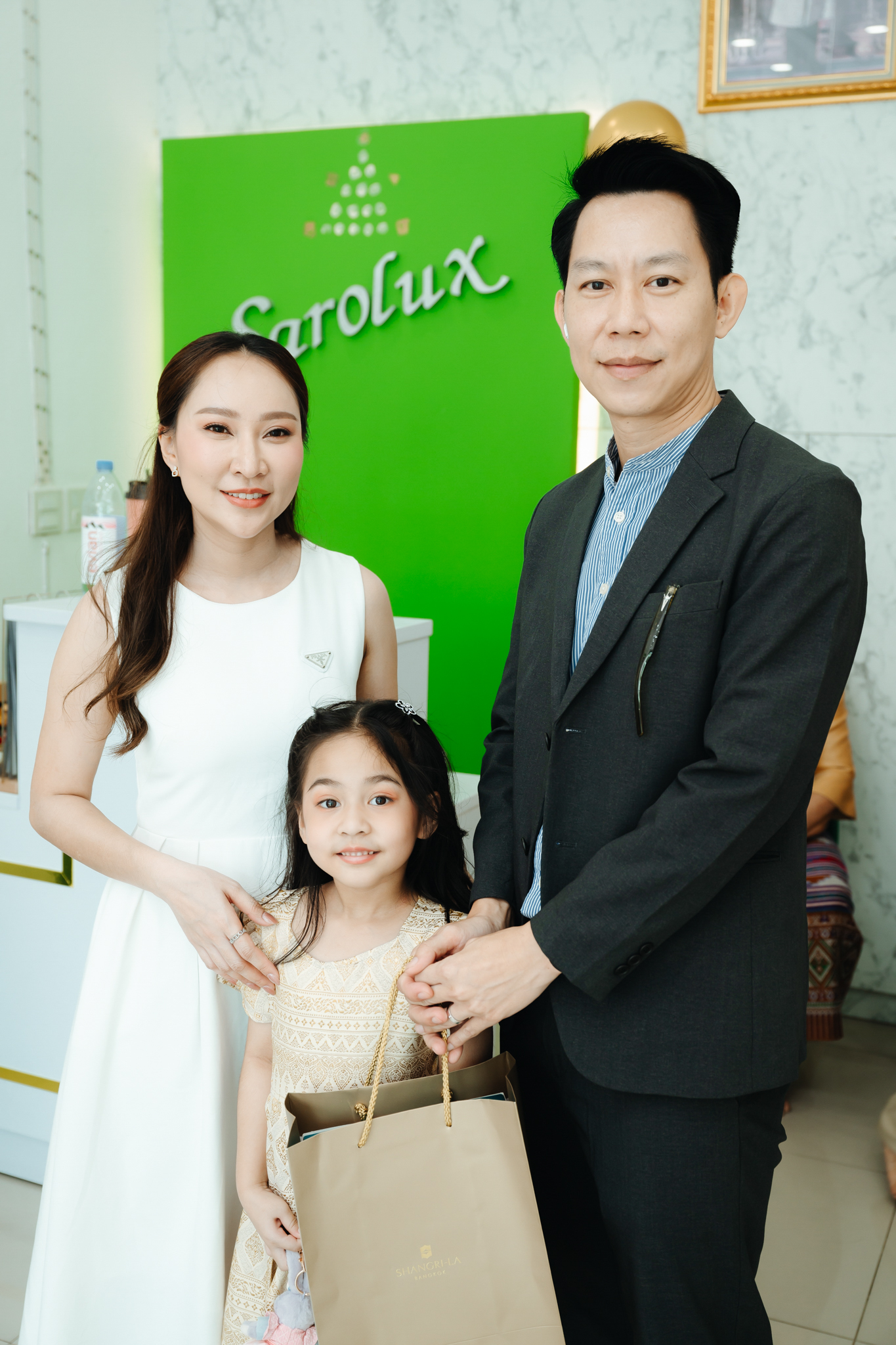 พิธีเปิดศูนย์ความงามสะโรรกษ์สาขาแม่กลอง จ.สมุทรสงคราม พิธีเปิดศูนย์ความงามสะโรรกษ์สาขาแม่กลอง จ.สมุทรสงคราม